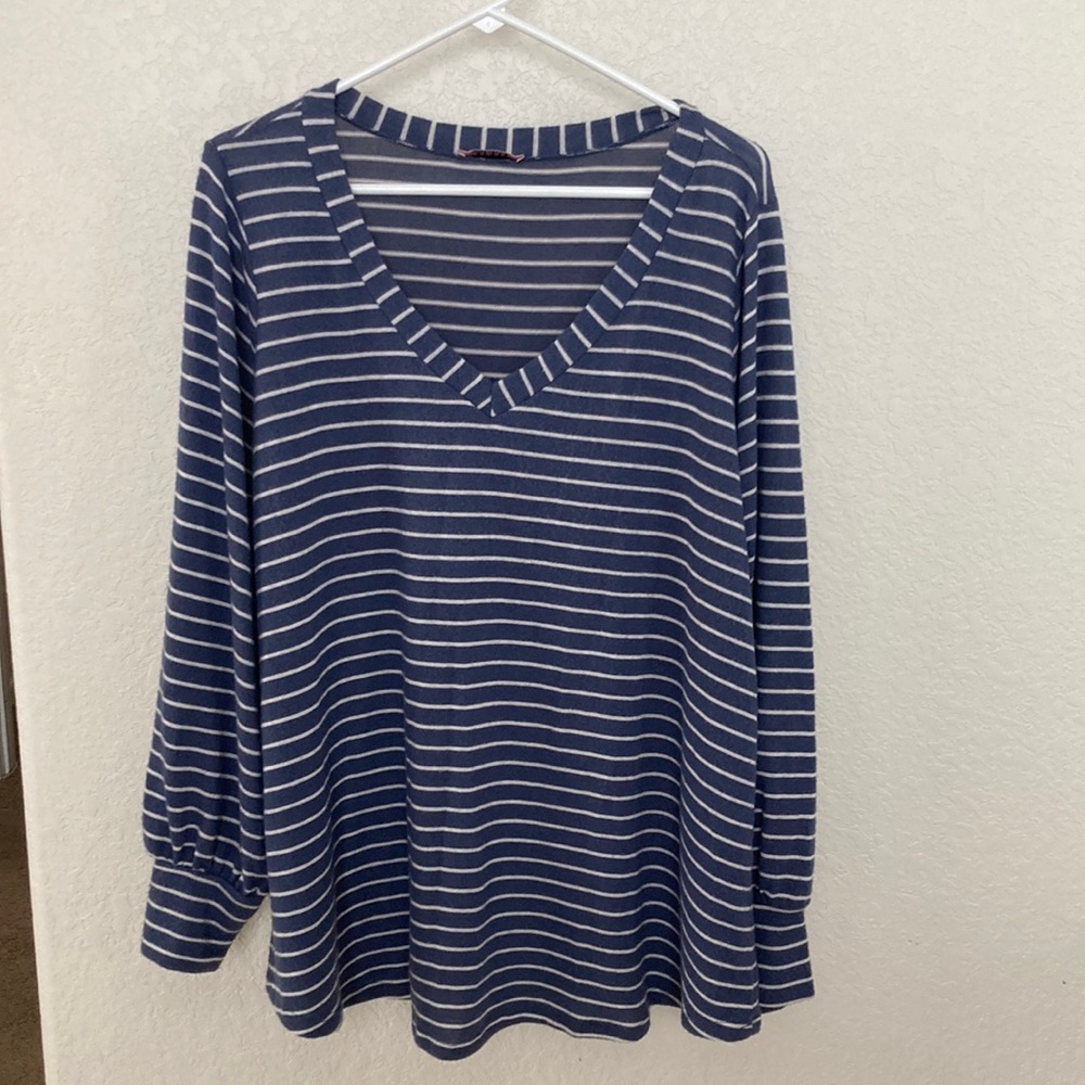 Andree by Unit Super Soft Stripped Top
